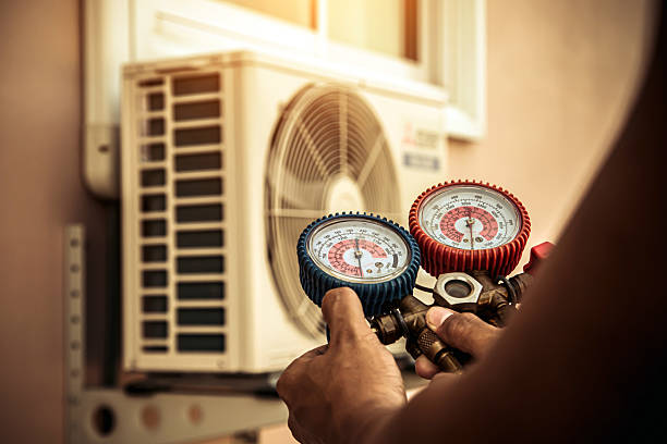 Professional Hvac technician working in Kenton, OH